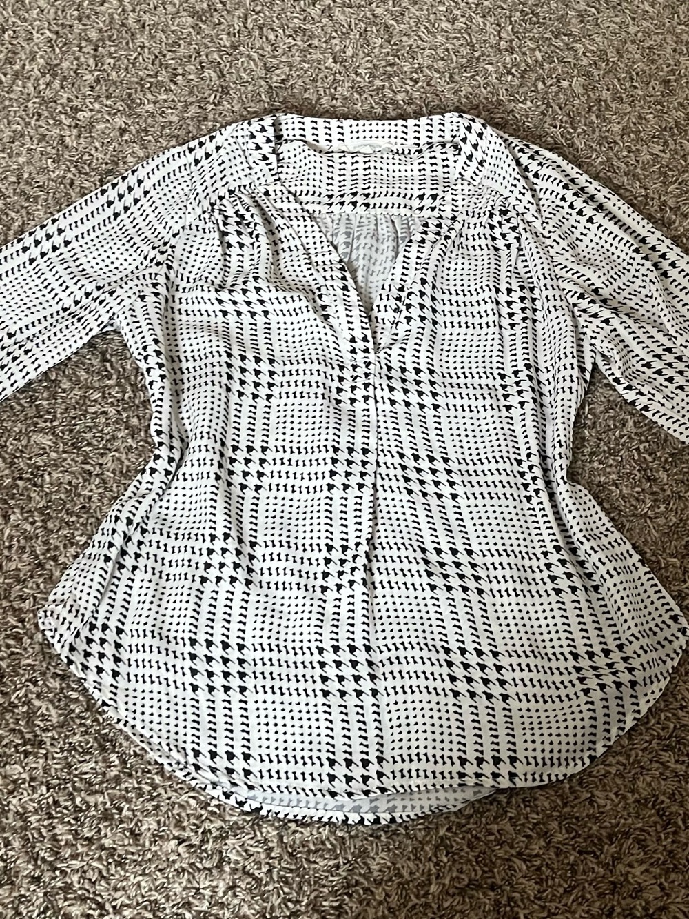 41 Hawthorn Black and White Printed Split-Neck Blouse